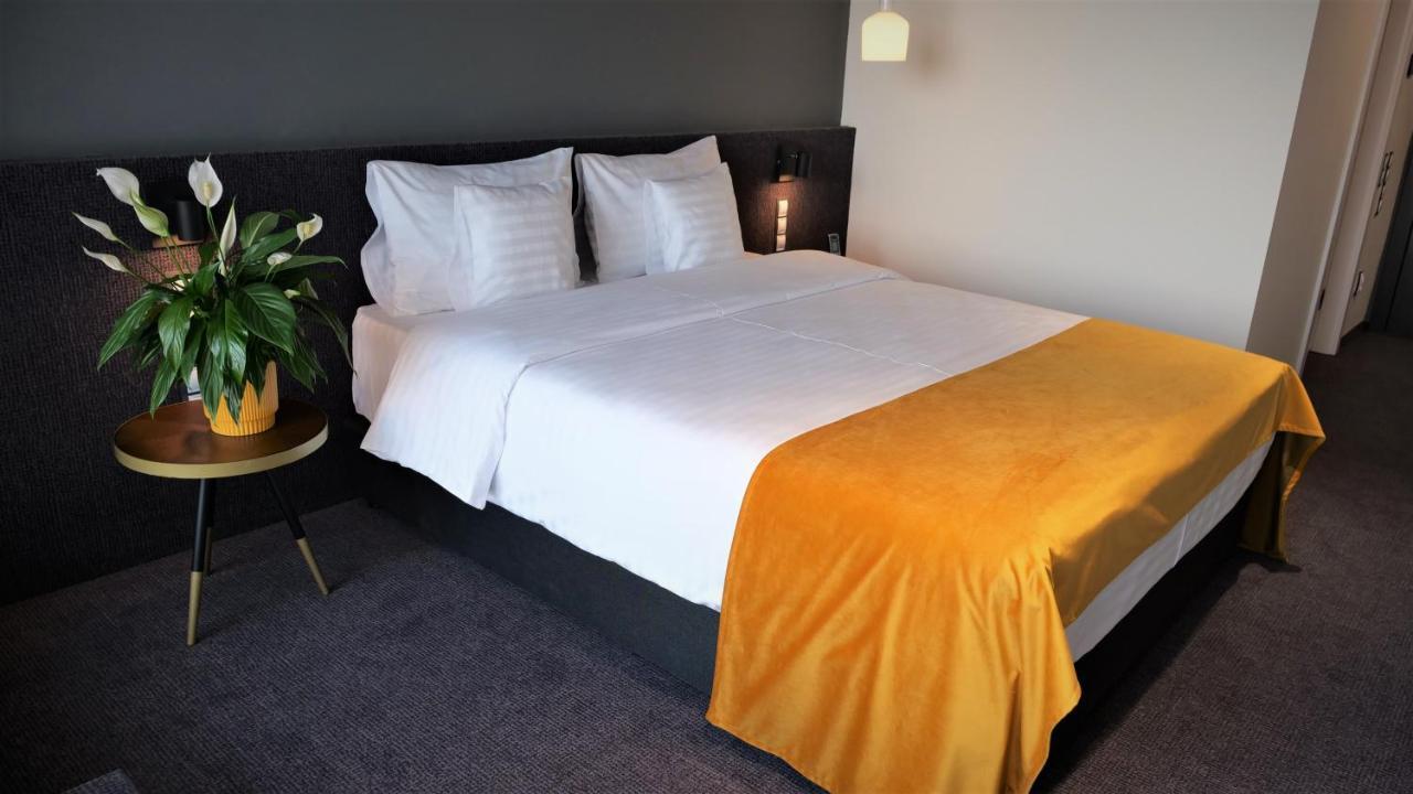 Werk Hotel & Spa Hunedoara Luaran gambar