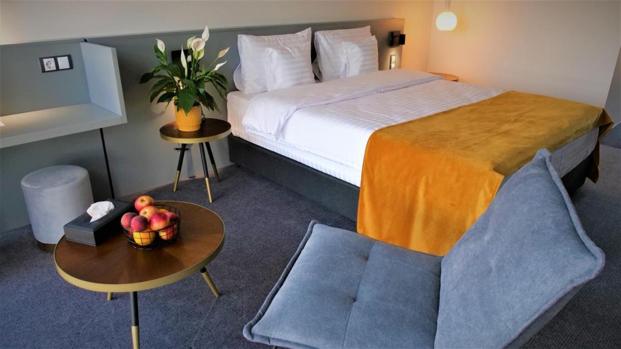 Werk Hotel & Spa Hunedoara Luaran gambar