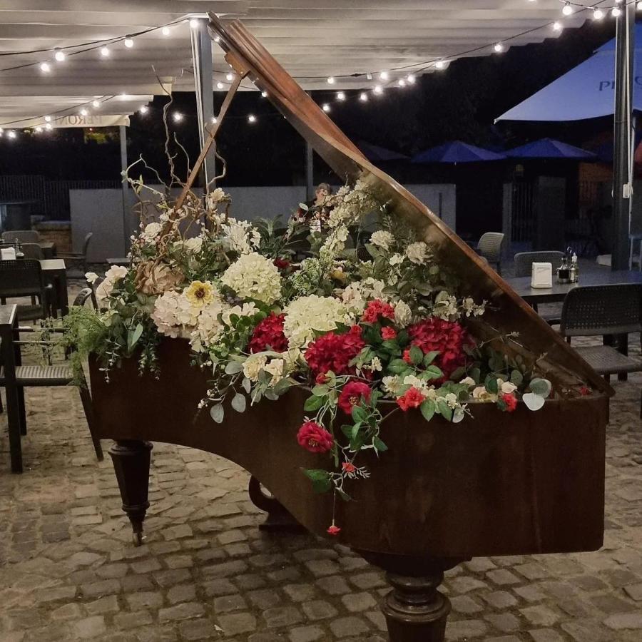 Werk Hotel & Spa Hunedoara Luaran gambar